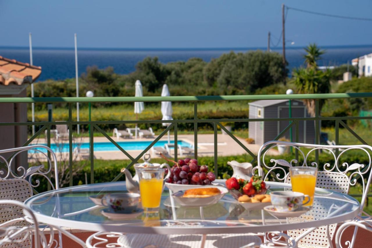 Monambeles Villas Свороната Екстер'єр фото
