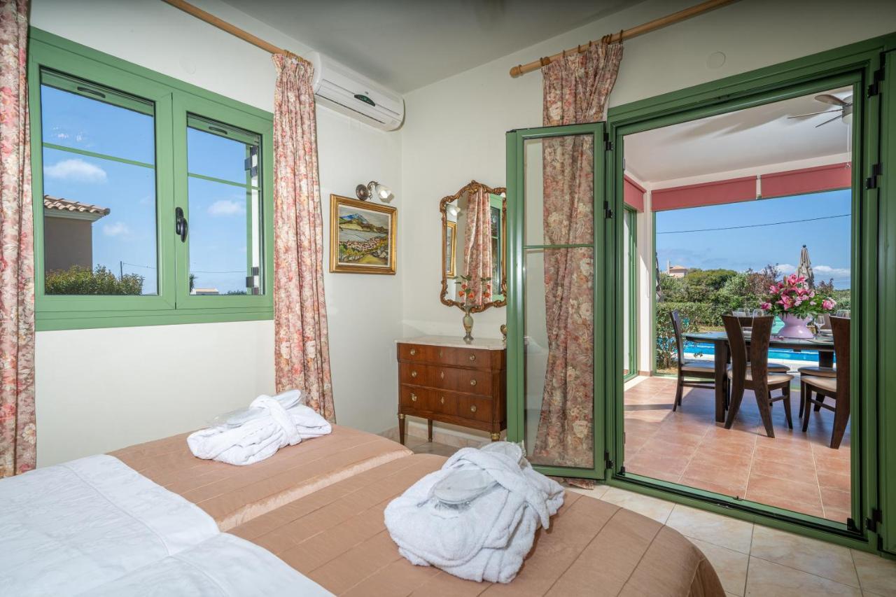 Monambeles Villas Свороната Екстер'єр фото
