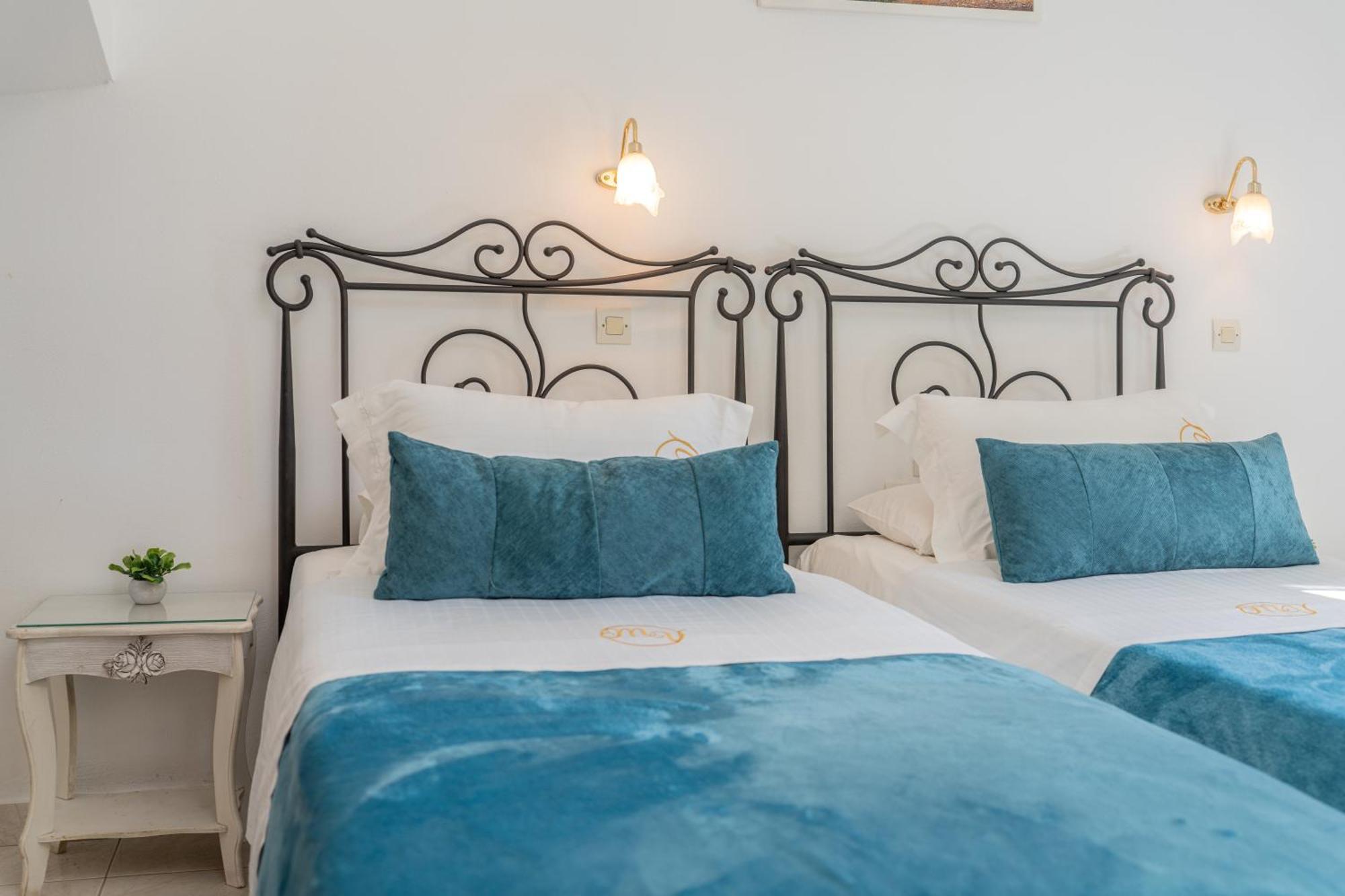 Monambeles Villas Свороната Екстер'єр фото