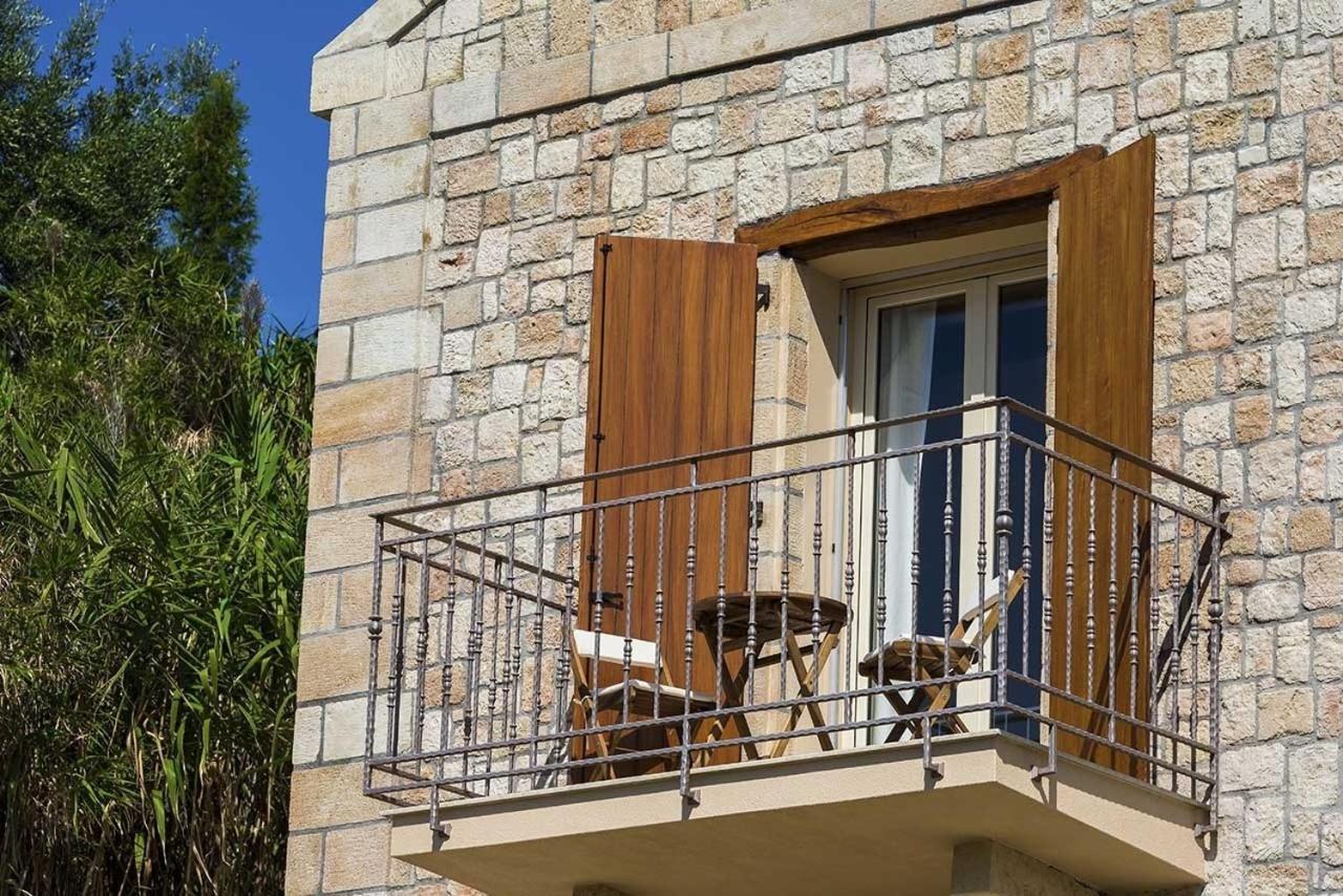 Monambeles Villas Свороната Екстер'єр фото