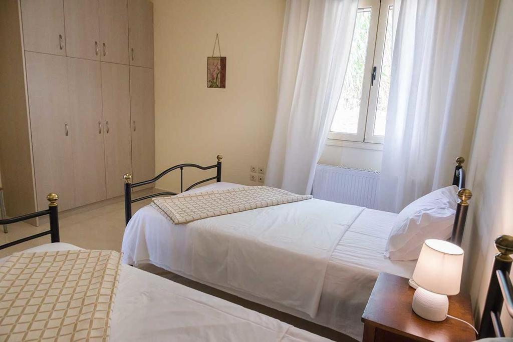 Monambeles Villas Свороната Екстер'єр фото