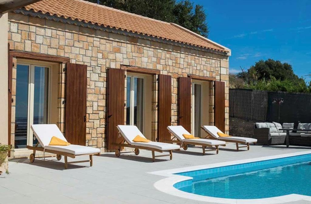 Monambeles Villas Свороната Екстер'єр фото