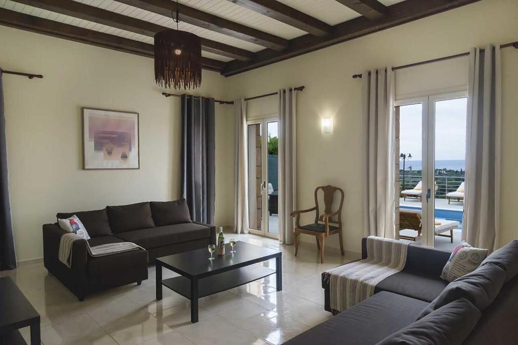 Monambeles Villas Свороната Екстер'єр фото