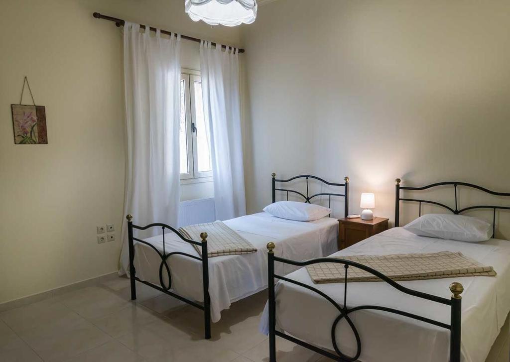Monambeles Villas Свороната Екстер'єр фото